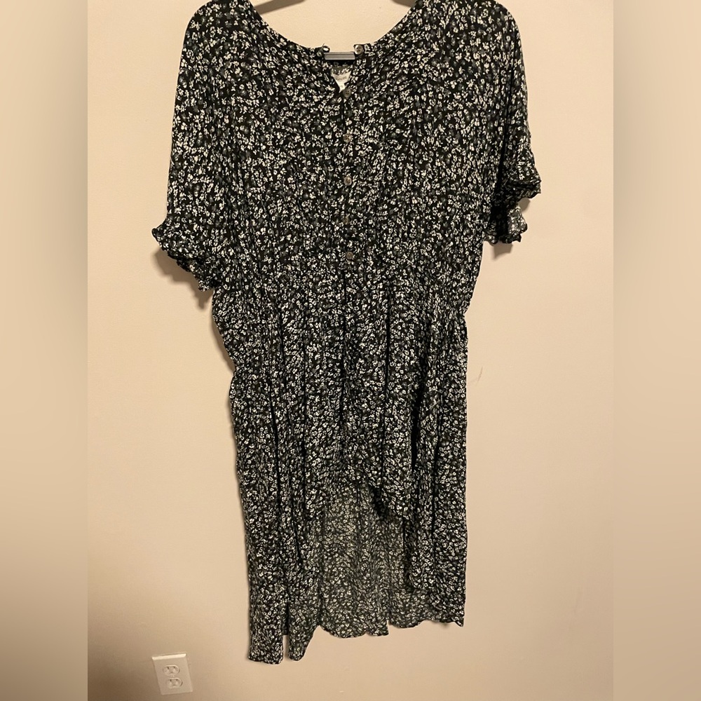 Short sleeve dress with short front long black